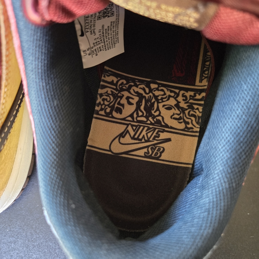 Nike SB Dunk Low Pro City Of Cinema Gold FZ1278-200 Size 6.5 Men Or 8 Women - Picture 7 of 16